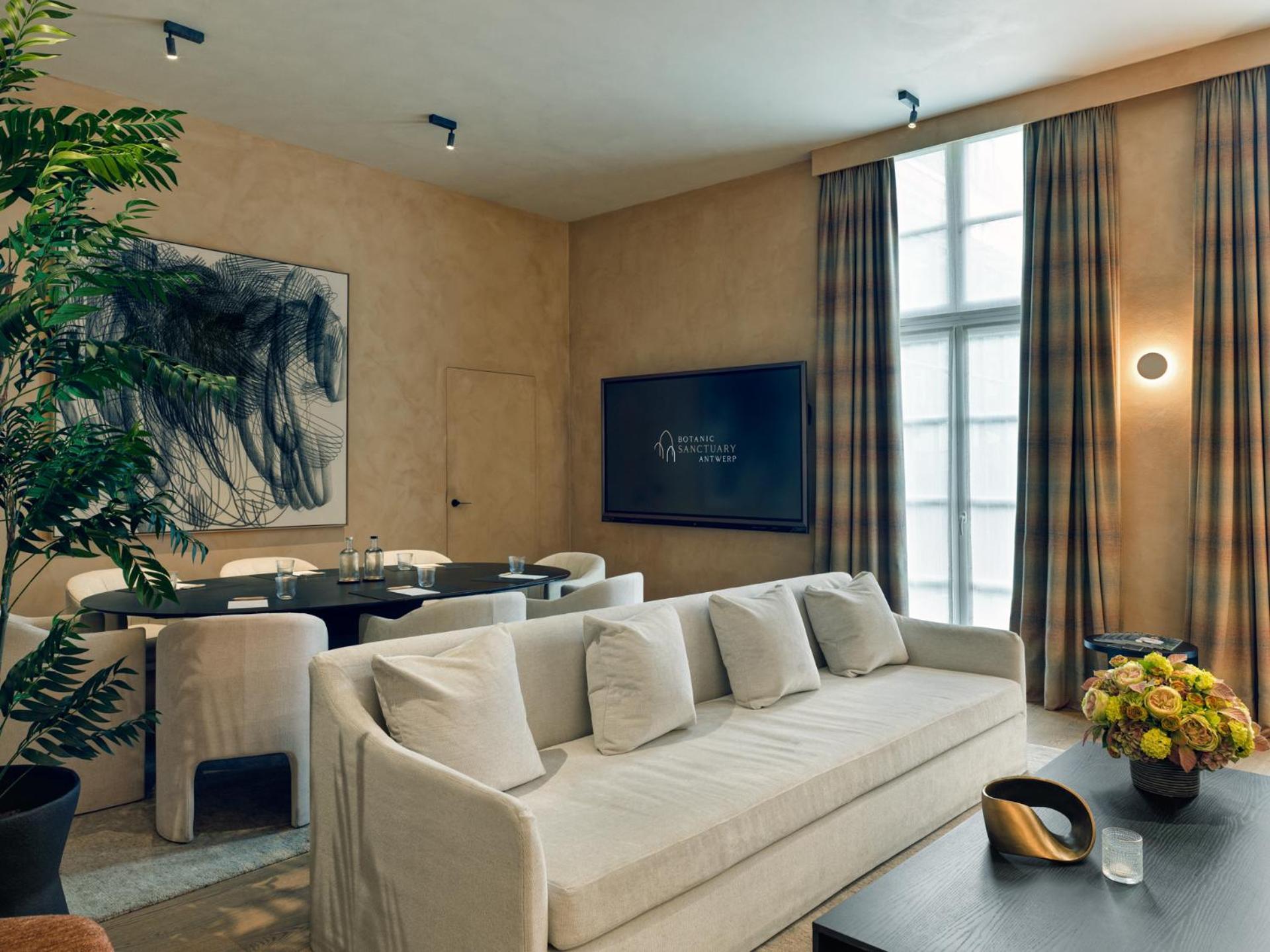 Botanic Sanctuary - The Leading Of The World Hotel 5*
